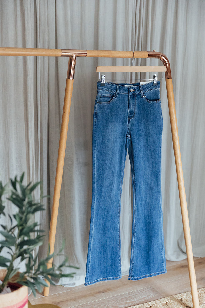 Chrissy Flared Jeans | Mid Blue